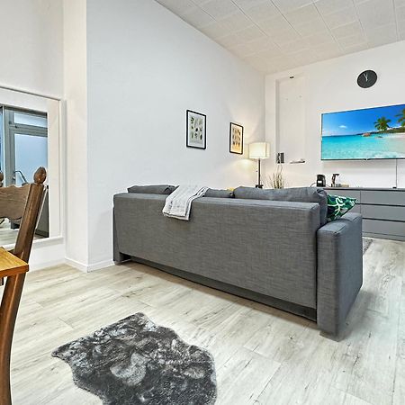 2 Zimmer Apartment Fuer 6 P, 15 Min Zum Flughafen Esslingen am Neckar Exterior foto